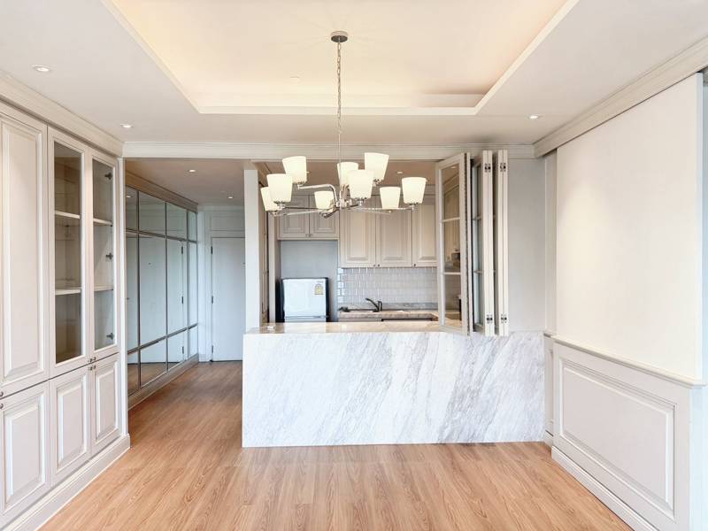 Sathorn Gardens · 1 bedroom · 94 SqM · Floor 18 · Silom, Bangkok · Photo 2 Sathorn Gardens 1-bedroom Condo in Silom, Bangkok – photo 2