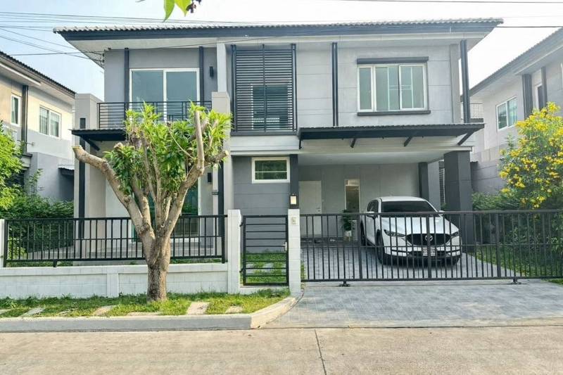 Centro Srinakarin-Bangna · 4 bedroom · 214.4 SqM · Floor 1 · Srinakarin, Bangkok · Photo 1 Centro Srinakarin-Bangna 4-bedroom Detached House in Srinakarin, Bangkok – photo 1