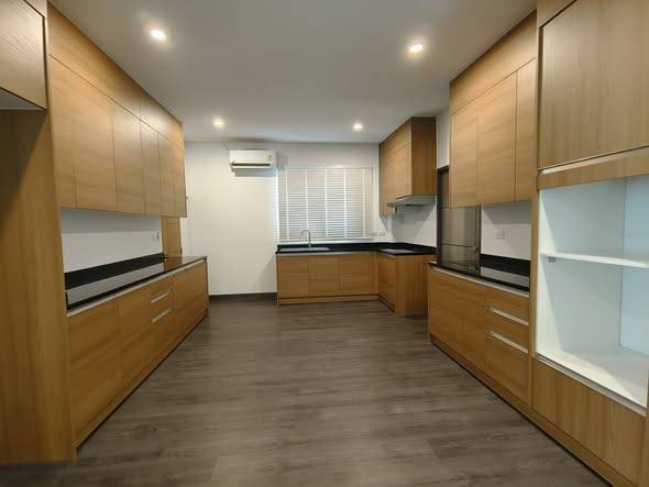 3-Story Detached House in Sukhumvit 65 (Ekamai) · 4 bedroom · 200 SqM · Floor 3 · Watthana, Bangkok · Photo 5 3-Story Detached House in Sukhumvit 65 (Ekamai) 4-bedroom Detached House in Watthana, Bangkok – photo 5