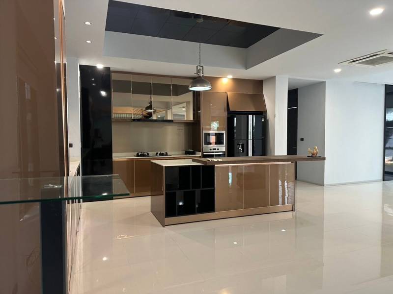 5 Bedroom 6 Bathroom House with Private Pool, Sukhumvit 71/26 · 5 bedroom · 408 SqM · Floor 3 · Khlong Toei, Bangkok · Photo 5 5 Bedroom 6 Bathroom House with Private Pool, Sukhumvit 71/26 5-bedroom Detached House in Khlong Toei, Bangkok – photo 5