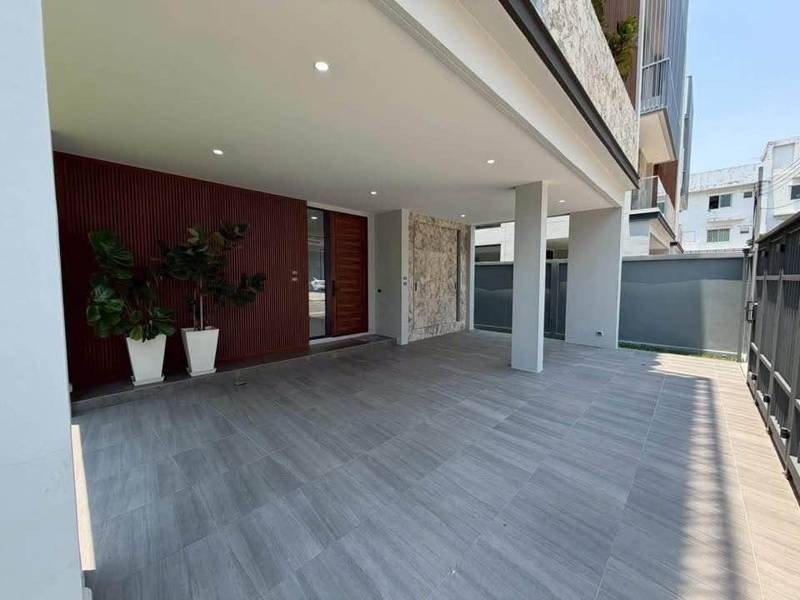 Preecha Ramkhamhaeng Housing · 4 bedroom · 266.4 SqM · Photo 2 Preecha Ramkhamhaeng Housing 4-bedroom Detached House – photo 2