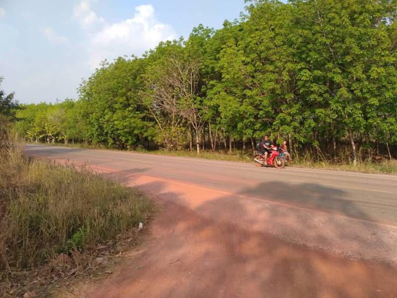 Land Plot with Stream View in Dong Nuea, Sakon Nakhon · 0 bedroom · 6536 SqM · Photo 2 Land Plot with Stream View in Dong Nuea, Sakon Nakhon 0-bedroom Land – photo 2