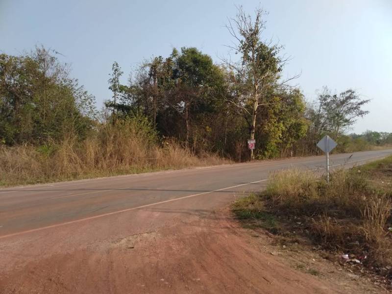 Land Plot with Stream View in Dong Nuea, Sakon Nakhon · 0 bedroom · 6536 SqM · Photo 3 Land Plot with Stream View in Dong Nuea, Sakon Nakhon 0-bedroom Land – photo 3