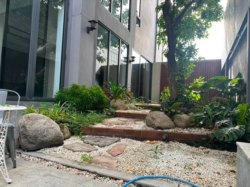 Sukhumvit 71 Pool Villa with Maid Room · 5 bedroom · 700 SqM · Khlong Toei, Bangkok · Photo 2 Sukhumvit 71 Pool Villa with Maid Room 5-bedroom Detached House in Khlong Toei, Bangkok – photo 2