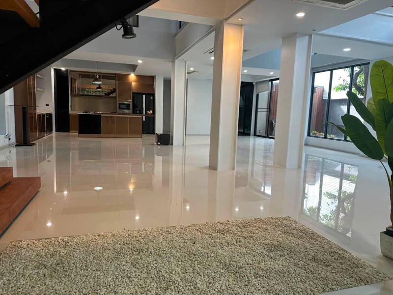 Sukhumvit 71 Pool Villa with Maid Room · 5 bedroom · 700 SqM · Khlong Toei, Bangkok · Photo 3 Sukhumvit 71 Pool Villa with Maid Room 5-bedroom Detached House in Khlong Toei, Bangkok – photo 3