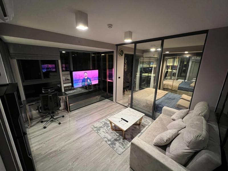 Ideo Mobi Sathorn · 1 bedroom · 36.5 SqM · Floor 18 · Riverside, Bangkok · Photo 1 Ideo Mobi Sathorn 1-bedroom Condo in Riverside, Bangkok – photo 1