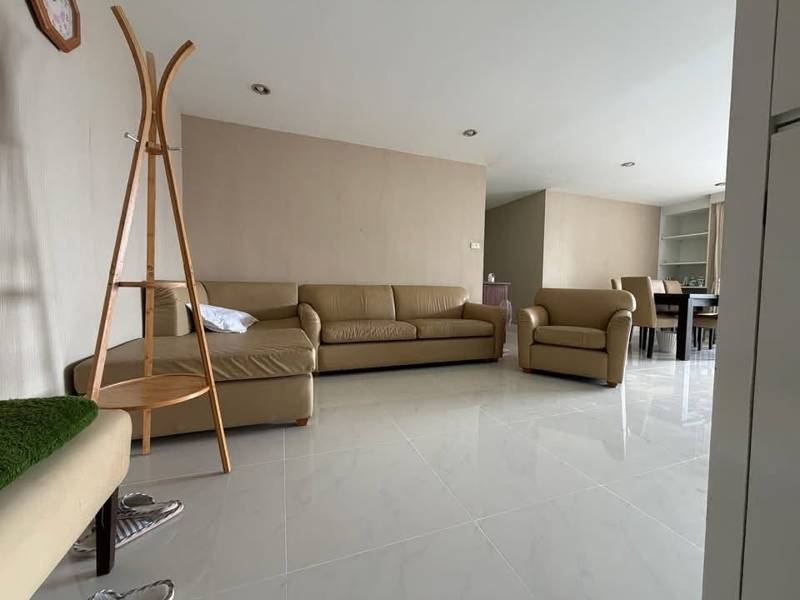 D.S. Tower 2 · 2 bedroom · 137 SqM · Floor 20 · Phrom Phong, Bangkok · Photo 1 D.S. Tower 2 2-bedroom Condo in Phrom Phong, Bangkok – photo 1