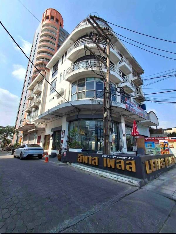 Commercial Building for Rent, Onnut 41 Corner Unit · 160 SqM · Photo 1 Commercial Building for Rent, Onnut 41 Corner Unit Commercial Building – photo 1