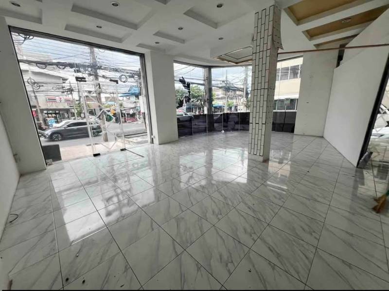 Commercial Building for Rent, Onnut 41 Corner Unit · 160 SqM · Photo 3 Commercial Building for Rent, Onnut 41 Corner Unit Commercial Building – photo 3