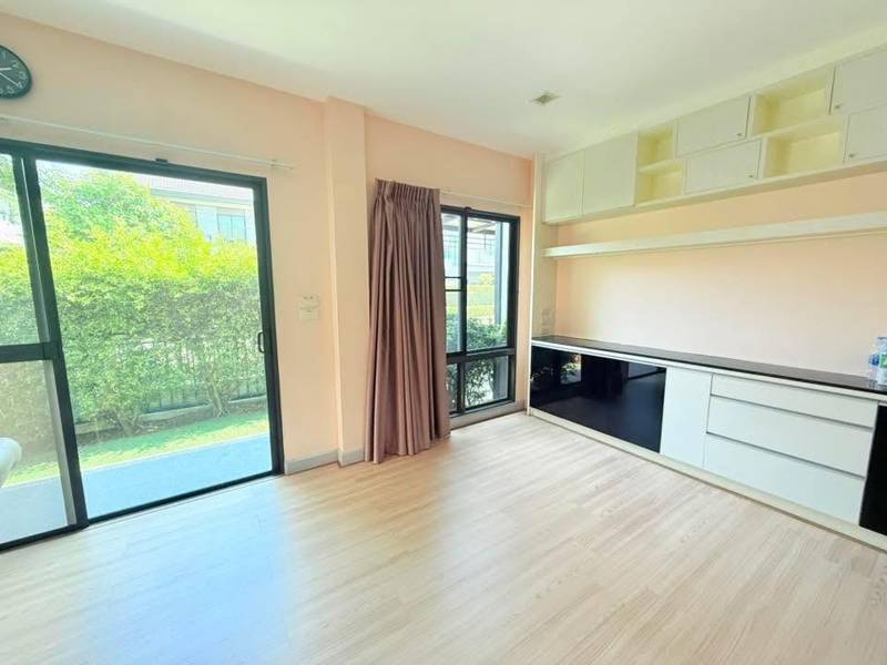 Life Bangkok Boulevard Wongwaen-Rama 9 · 3 bedroom · 177 SqM · Floor 2 · Rama 9, Bangkok · Photo 4 Life Bangkok Boulevard Wongwaen-Rama 9 3-bedroom Detached House in Rama 9, Bangkok – photo 4