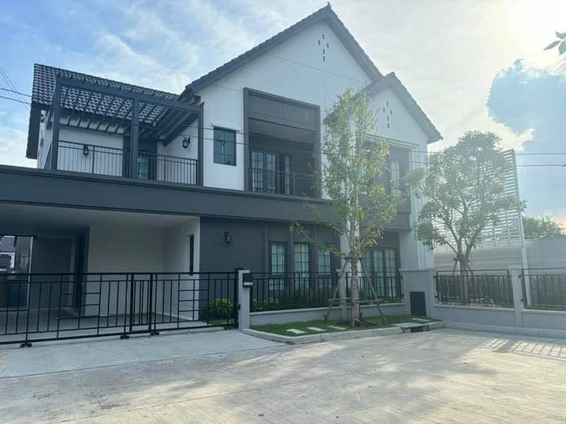 Centro Bangna · 4 bedroom · 323 SqM · Bang Na, Bangkok · Photo 1 Centro Bangna 4-bedroom Land in Bang Na, Bangkok – photo 1