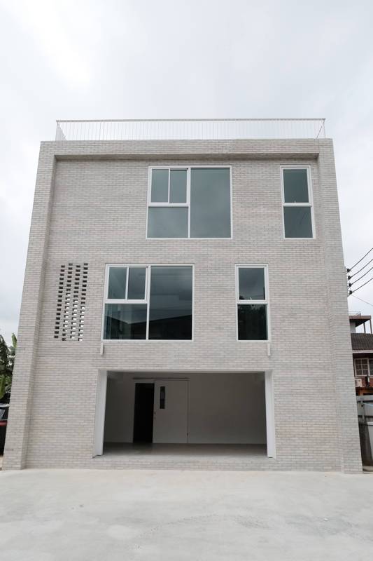 4-Story Office Building with Rooftop – Nak Niwas Soi 15 · 600 SqM · Floor 4 · Lat Phrao, Bangkok · Photo 1 4-Story Office Building with Rooftop – Nak Niwas Soi 15 Land in Lat Phrao, Bangkok – photo 1