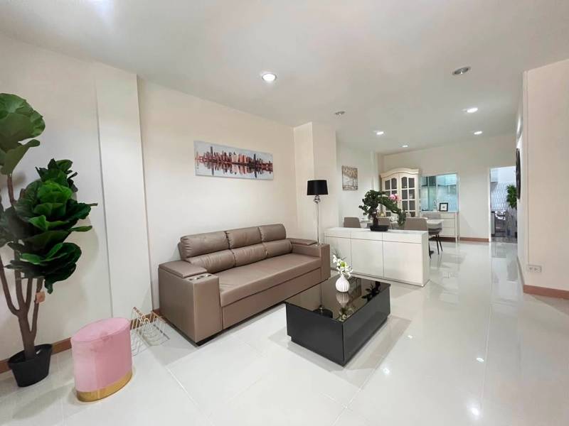 Grandity Sathupradit 2 · 4 bedroom · 200 SqM · Photo 5 Grandity Sathupradit 2 4-bedroom Office – photo 5
