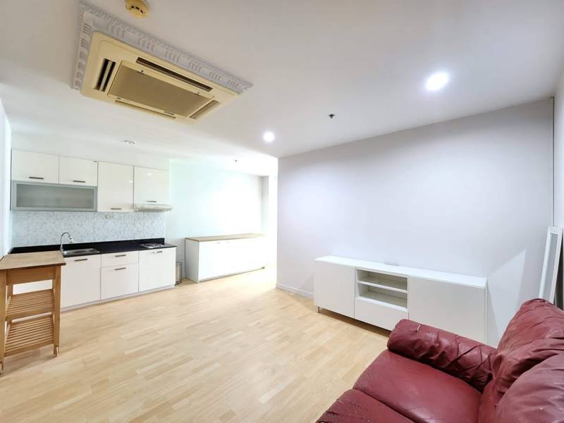 Sukhumvit Living Town · 1 bedroom · 52 SqM · Floor 11 · Asoke, Bangkok · Photo 2 Sukhumvit Living Town 1-bedroom Condo in Asoke, Bangkok – photo 2