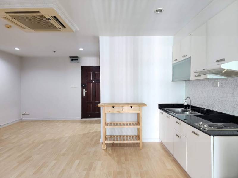 Sukhumvit Living Town · 1 bedroom · 52 SqM · Floor 11 · Asoke, Bangkok · Photo 5 Sukhumvit Living Town 1-bedroom Condo in Asoke, Bangkok – photo 5